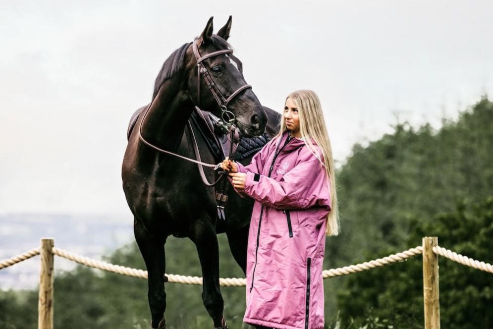 EQUIDRY waterproof horse riding raincoat | All Rounder Original Women's | valerian with horse